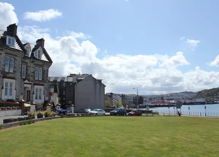 Corran House Guest House&Hostel